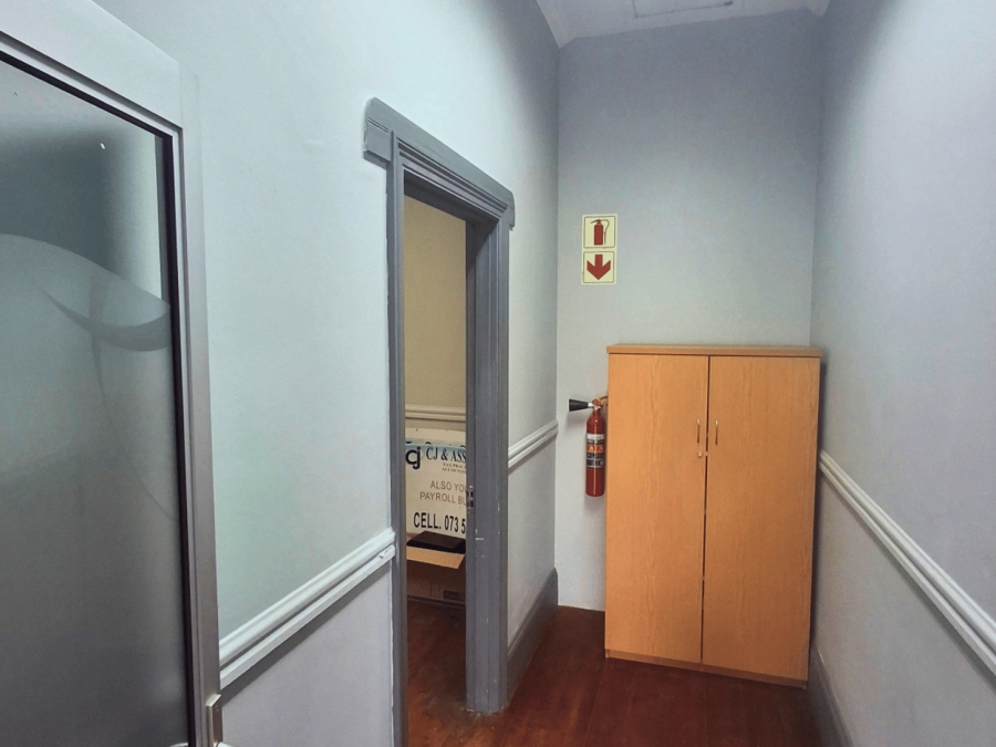 To Let Commercial Property for Rent in Vincent Eastern Cape